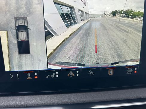 Used 2024 GMC Sierra 2500 AT4 w/ AT4 Premium Plus Package AWD/4WD image 24