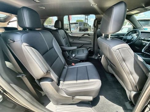 Certified 2026 GMC Acadia Elevation w/ Elevation Premium Package FWD image 26
