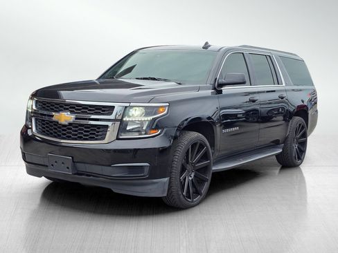 Used 2019 Chevrolet Suburban LT image 3