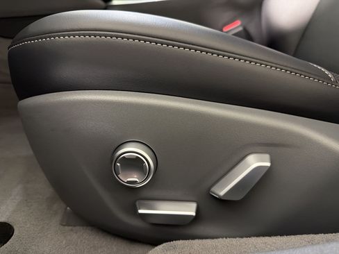 Used 2023 Lucid Air Pure RWD image 12