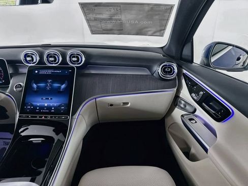 Used 2026 Mercedes-Benz GLC 300 image 24