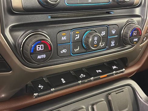 Used 2018 Chevrolet Silverado 1500 High Country AWD/4WD image 21