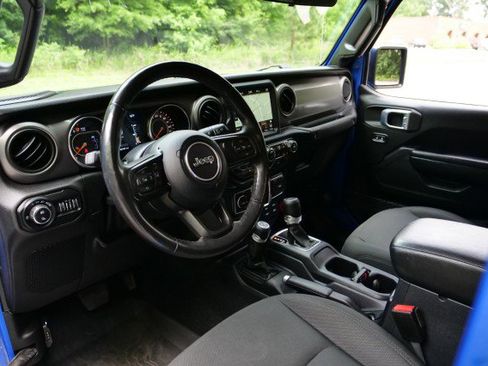 Used 2021 Jeep Gladiator Sport AWD/4WD image 19