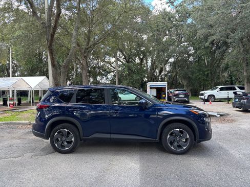 Used 2025 Nissan Rogue SV FWD image 13