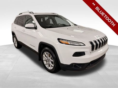 Used 2016 Jeep Cherokee Latitude w/ North All-Season Group image 9