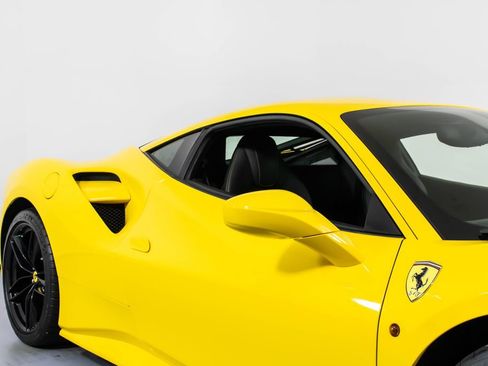 Certified 2019 Ferrari 488 GTB RWD image 15