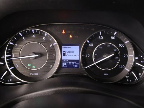 Used 2018 Nissan Armada Platinum RWD image 4