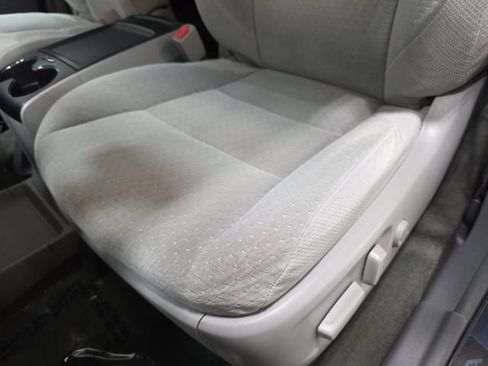 Used 2015 Toyota Sienna LE FWD image 27