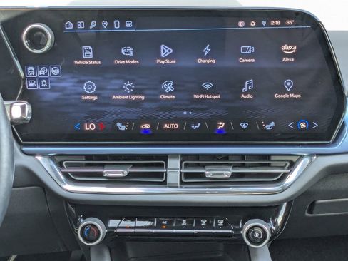 Certified 2025 Chevrolet Equinox EV LT w/ Convenience Package image 21