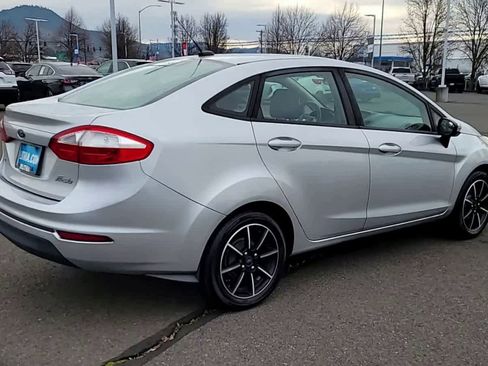 Used 2016 Ford Fiesta SE image 8