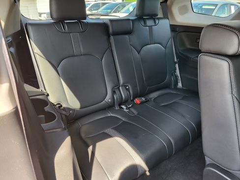 Certified 2024 Honda Pilot Touring image 17