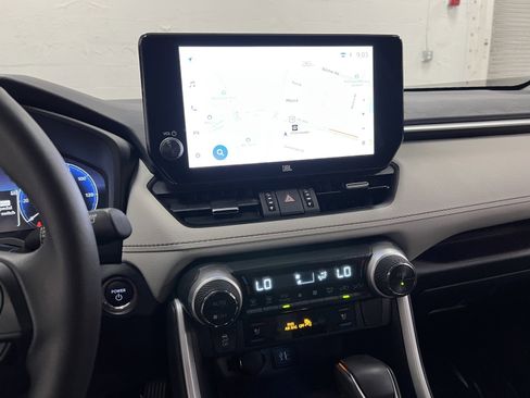Used 2023 Toyota RAV4 Limited image 20