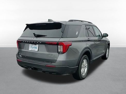Used 2025 Ford Explorer Active AWD/4WD image 6