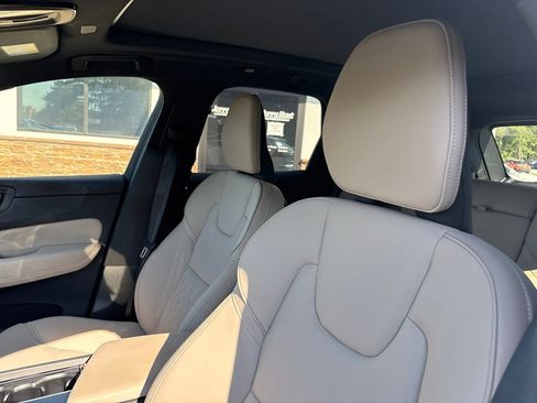 Used 2026 Volvo XC60 B5 Plus AWD/4WD image 3