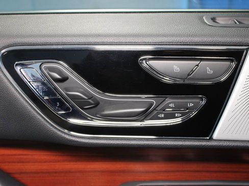 Used 2024 Lincoln Navigator L Reserve image 9