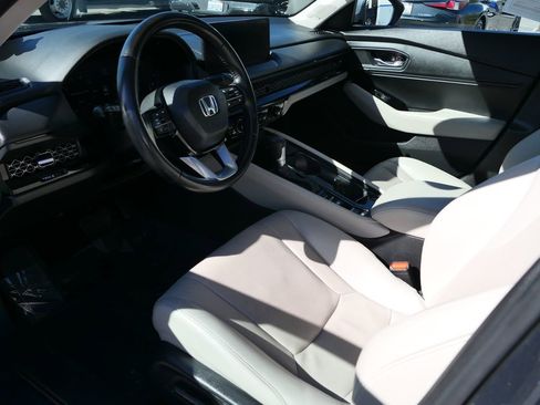 Used 2024 Honda Accord Touring image 11