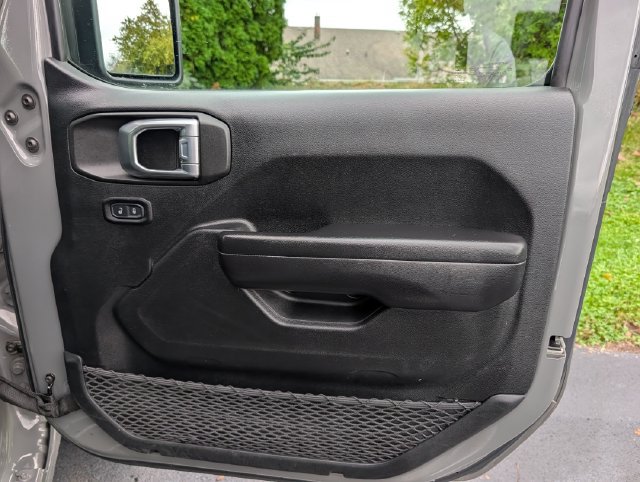 Used 2021 Jeep Gladiator Sport AWD/4WD image 36