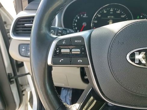 Used 2019 Kia Sorento EX w/ EX Touring Package image 16