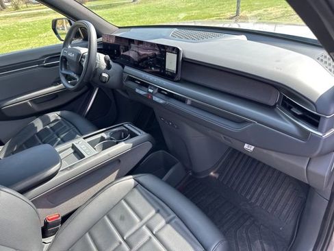 Certified 2026 Kia EV9 Land w/ Nightfall Edition Package AWD/4WD image 27