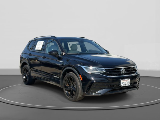 Certified 2024 Volkswagen Tiguan SE R-Line FWD image 1
