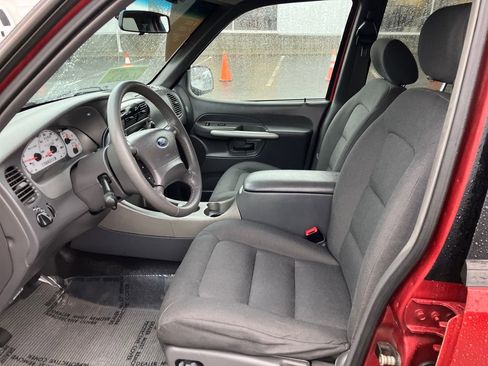 Used 2002 Ford Explorer Sport Trac 4x4 image 5