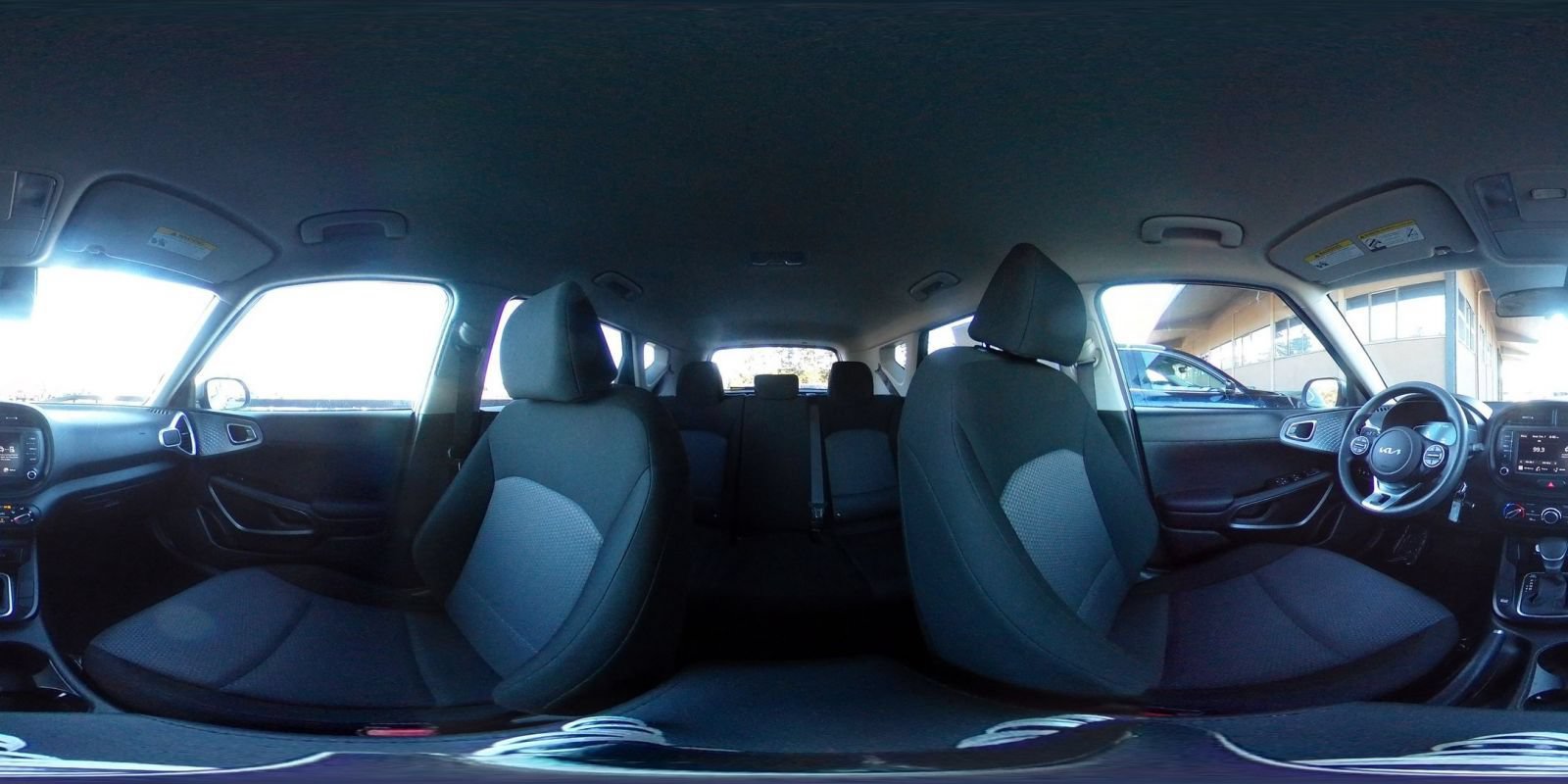 Used 2025 Kia Soul LX w/ LX Technology Package FWD image 41
