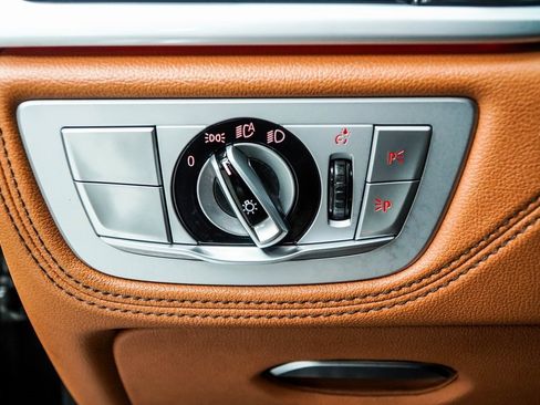 Used 2019 BMW 750i xDrive w/ Executive Package image 39