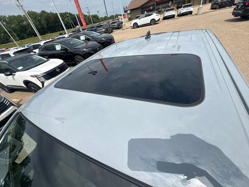 Used 2023 Nissan Frontier PRO-4X w/ Pro-4X Premium Package AWD/4WD image 10