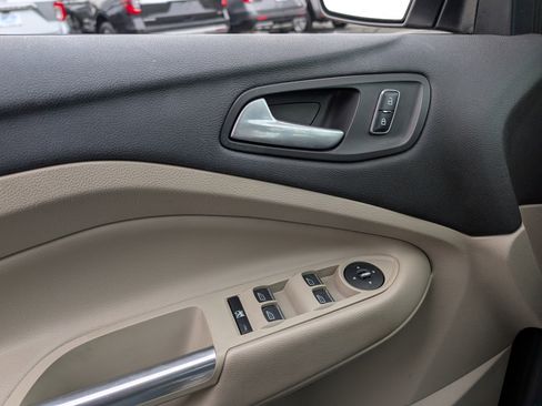 Used 2015 Ford Escape SE w/ Equipment Group 201A image 19