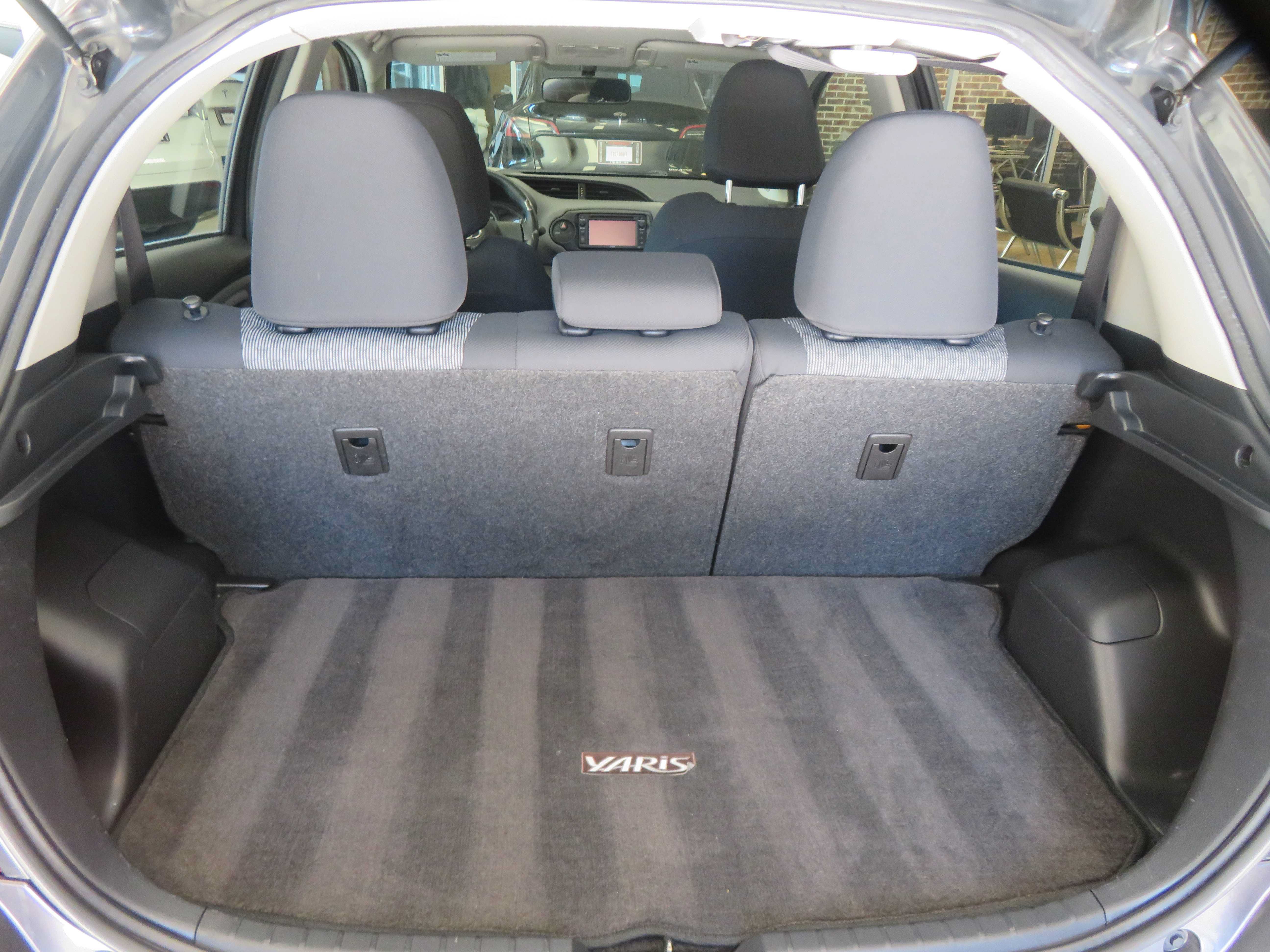 Used 2015 Toyota Yaris L FWD image 39