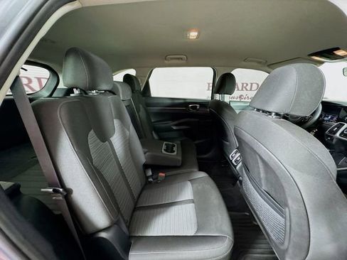 Used 2021 Kia Sorento LX image 30