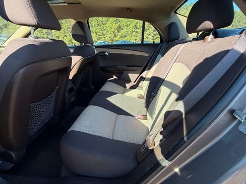 Used 2010 Chevrolet Malibu LS image 11