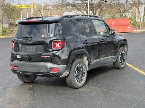 Used 2015 Jeep Renegade Trailhawk image 23