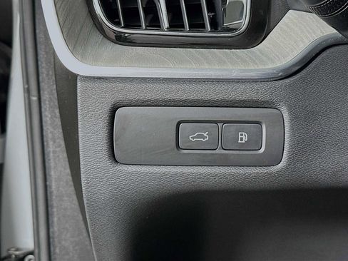 Used 2025 Volvo XC60 T8 Plus w/ Protection Package Premier image 10