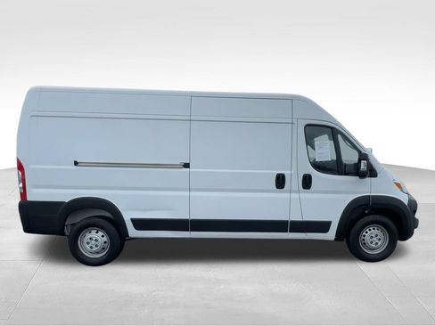 Used 2024 RAM ProMaster 2500 w/ Convenience Group FWD image 9