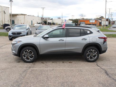 New 2026 Chevrolet Trax LT w/ LT Convenience Package image 5