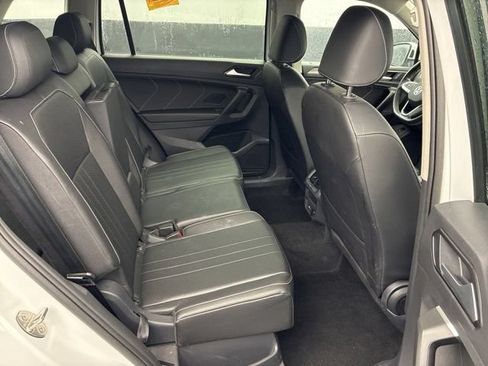 Used 2024 Volkswagen Tiguan SE AWD/4WD image 16