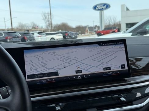 Used 2025 BMW X5 xDrive40i w/ Premium Enhanced Package image 5