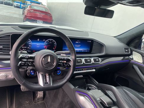 Used 2025 Mercedes-Benz GLS 63 AMG 4MATIC image 8