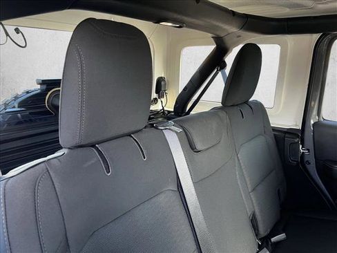 Used 2019 Jeep Wrangler Unlimited Sahara image 20