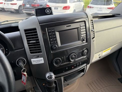 Used 2014 Mercedes-Benz Sprinter 3500 image 12