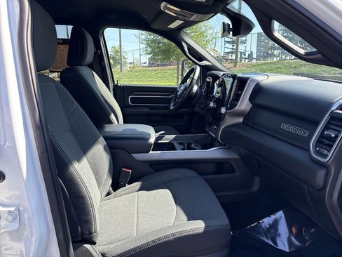 Used 2024 RAM 2500 Big Horn w/ Sport Appearance Package image 23