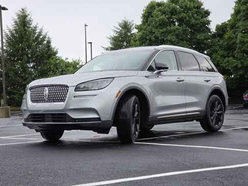 Used 2022 Lincoln Corsair Reserve w/ Elements Package FWD image 18