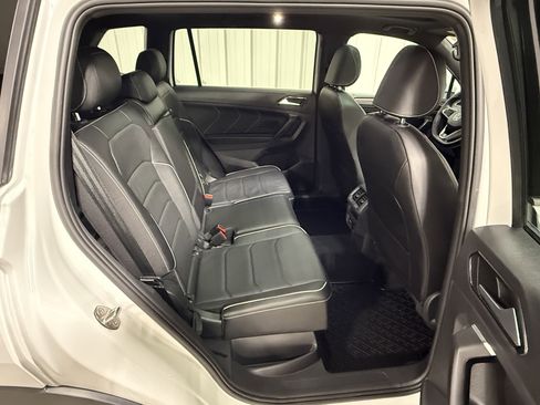 Used 2022 Volkswagen Tiguan SEL R-Line image 14