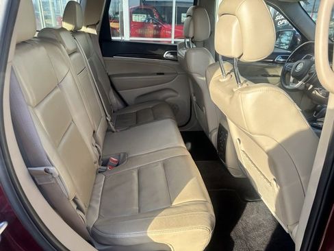 Used 2018 Jeep Grand Cherokee Limited image 19