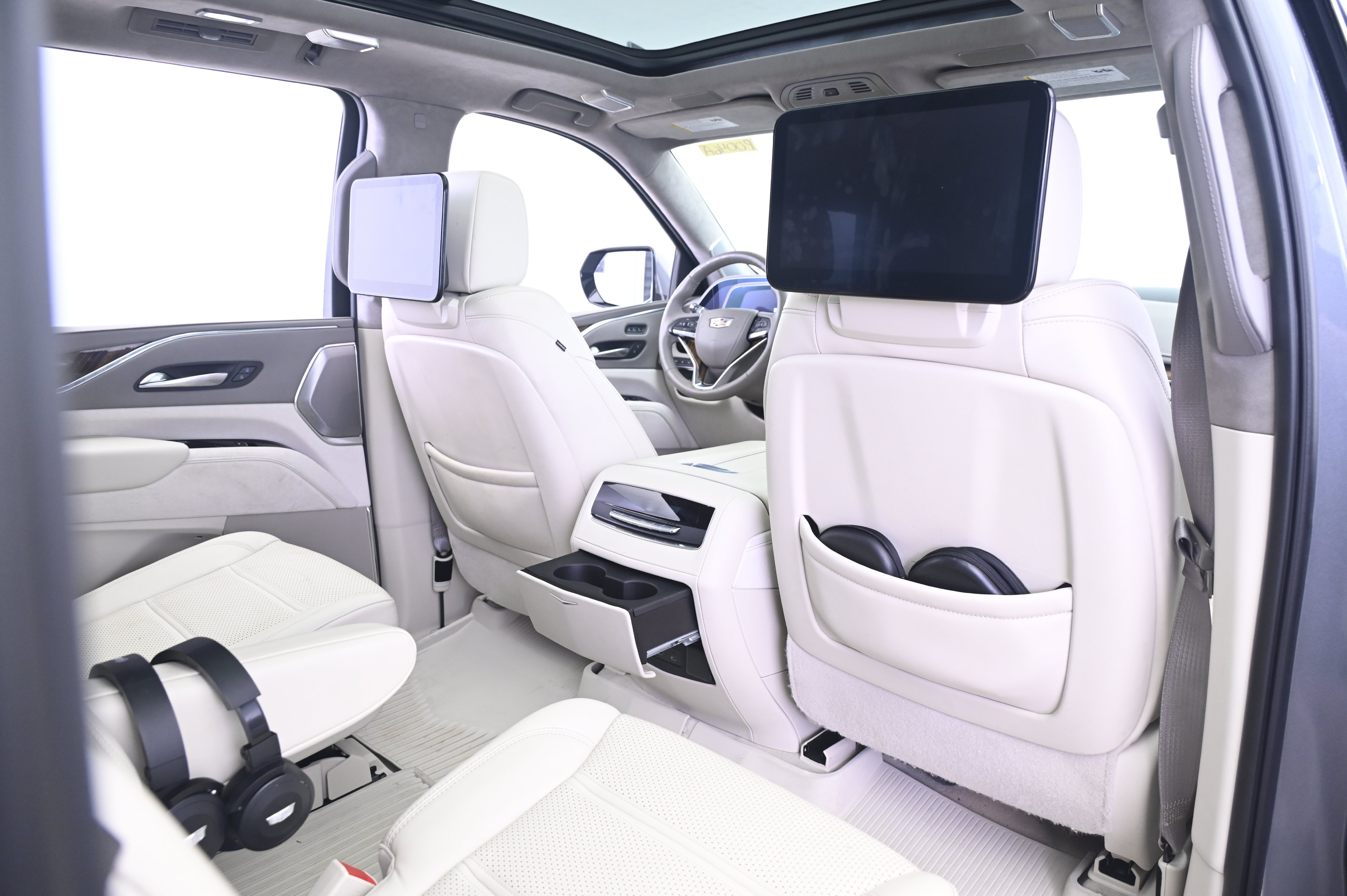 Used 2022 Cadillac Escalade ESV Premium Luxury Platinum AWD/4WD image 18