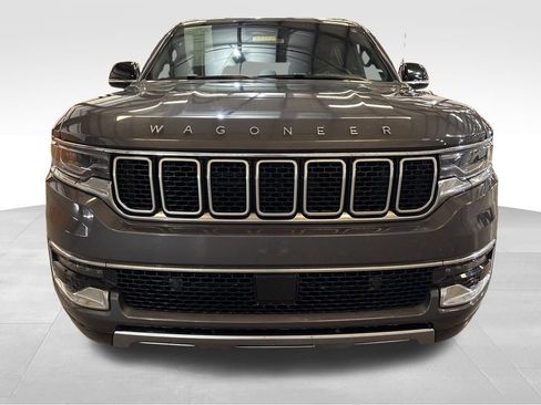 Used 2024 Jeep Wagoneer L Series II w/ Flexible Seating Group AWD/4WD image 8