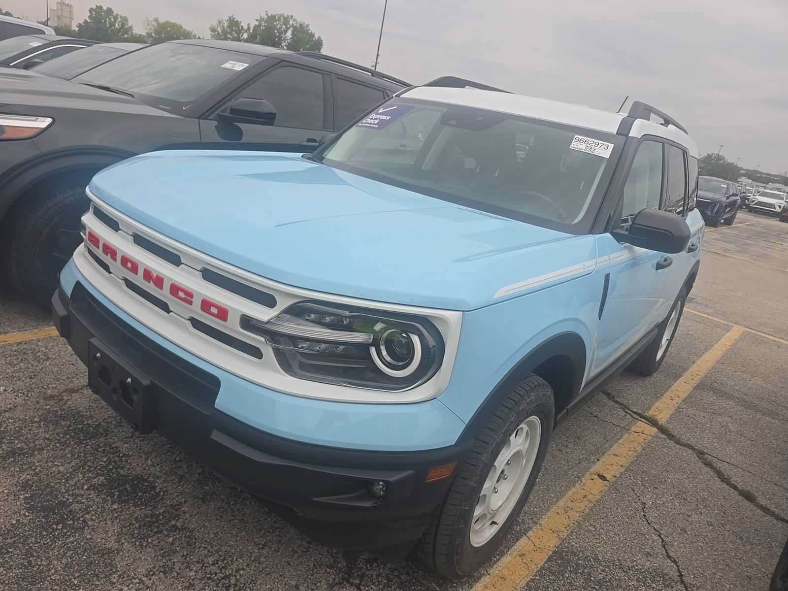 Used 2024 Ford Bronco Sport Heritage w/ Heritage Convenience Package AWD/4WD image 3