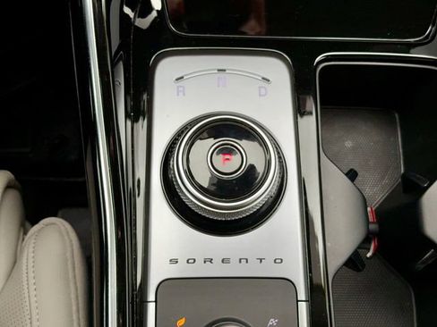 Used 2023 Kia Sorento SX Prestige w/ Panoramic Sunroof Package AWD/4WD image 24