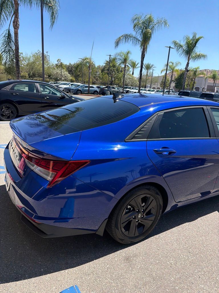 Certified 2023 Hyundai Elantra Blue FWD image 28